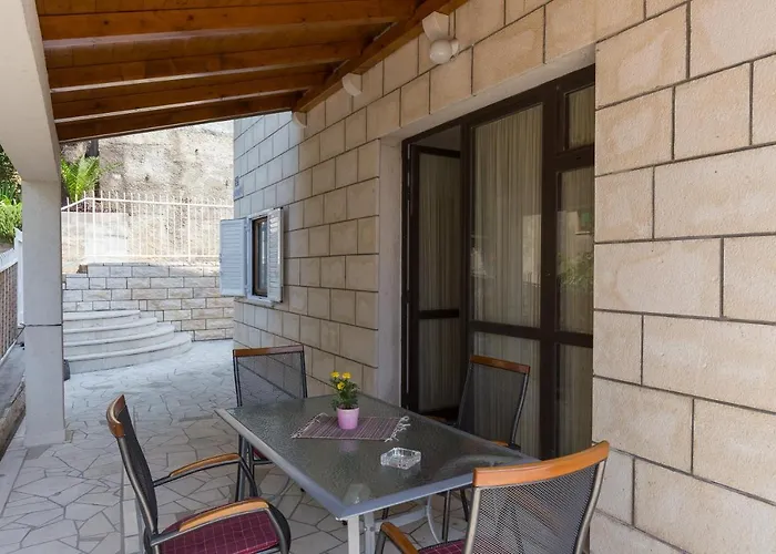 شقة Kisic مْليني